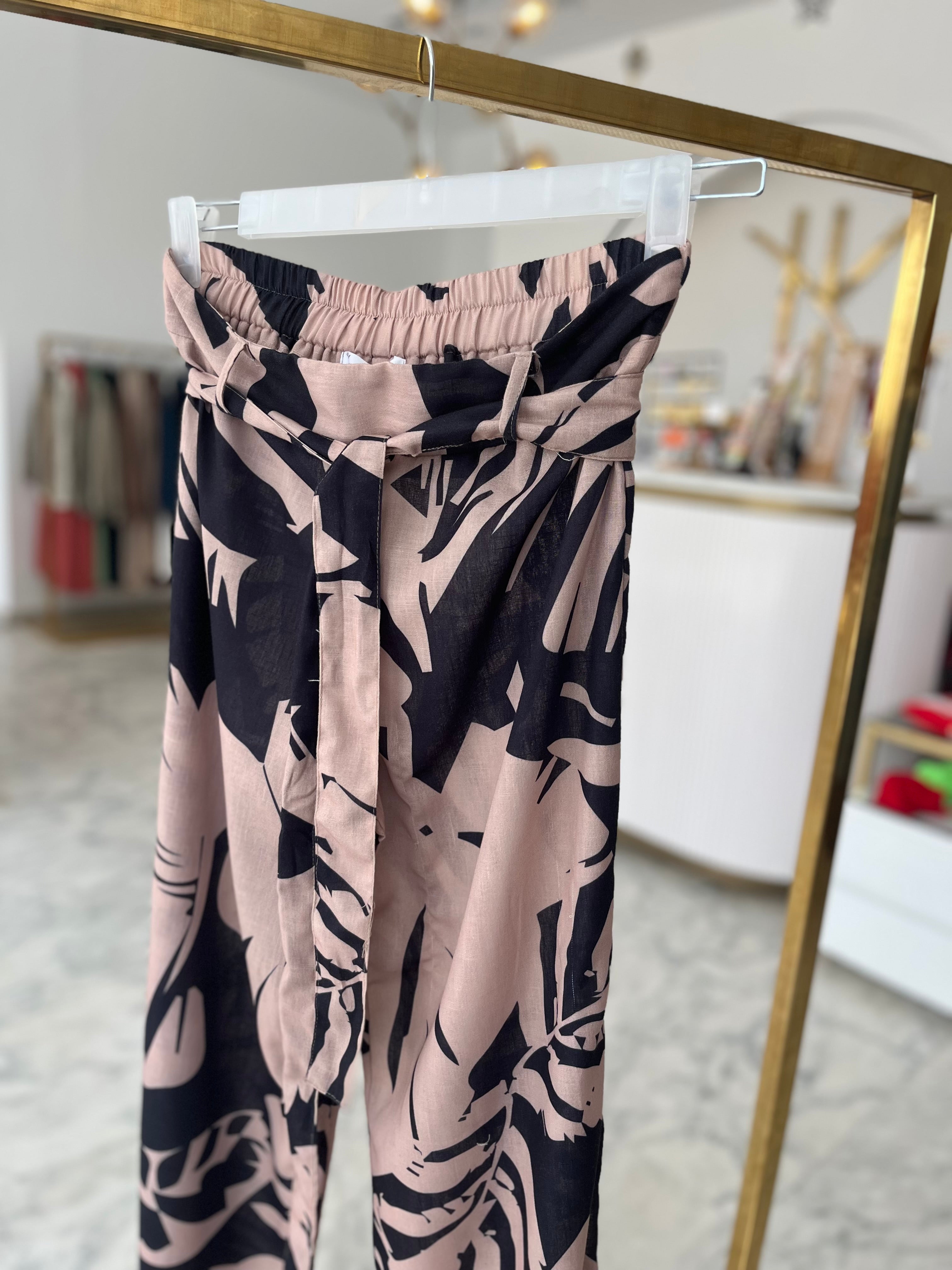 Black Leafed Linnen Pants