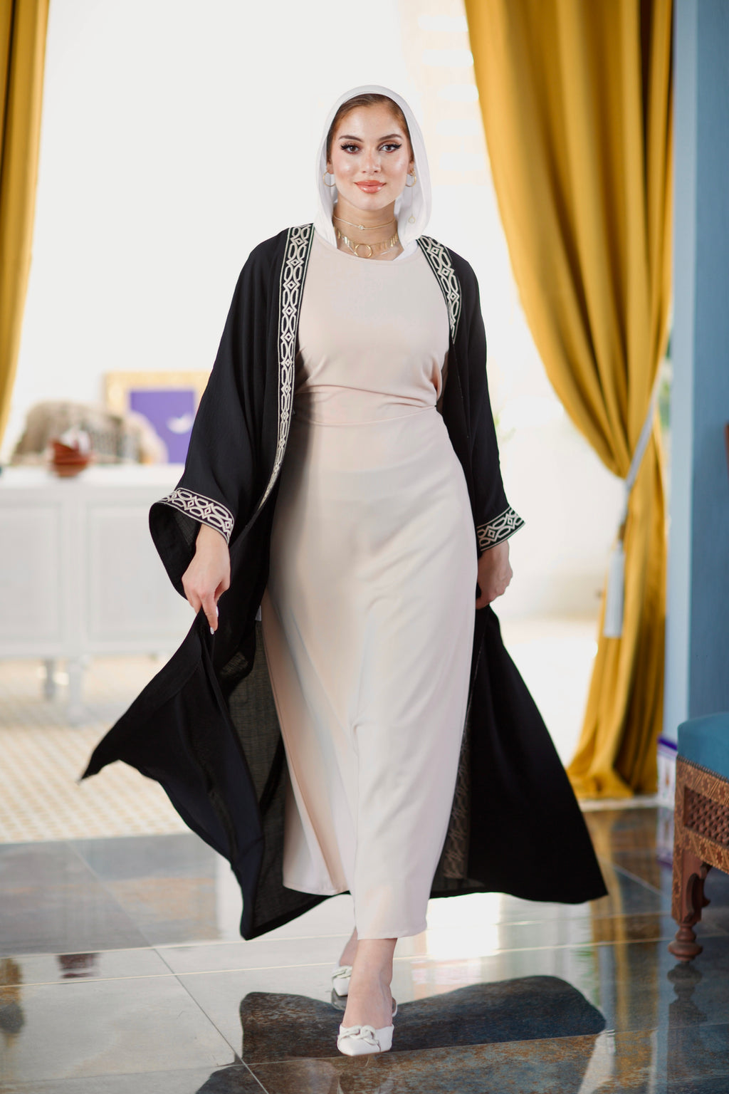 The Queen Of All Kaftan Black
