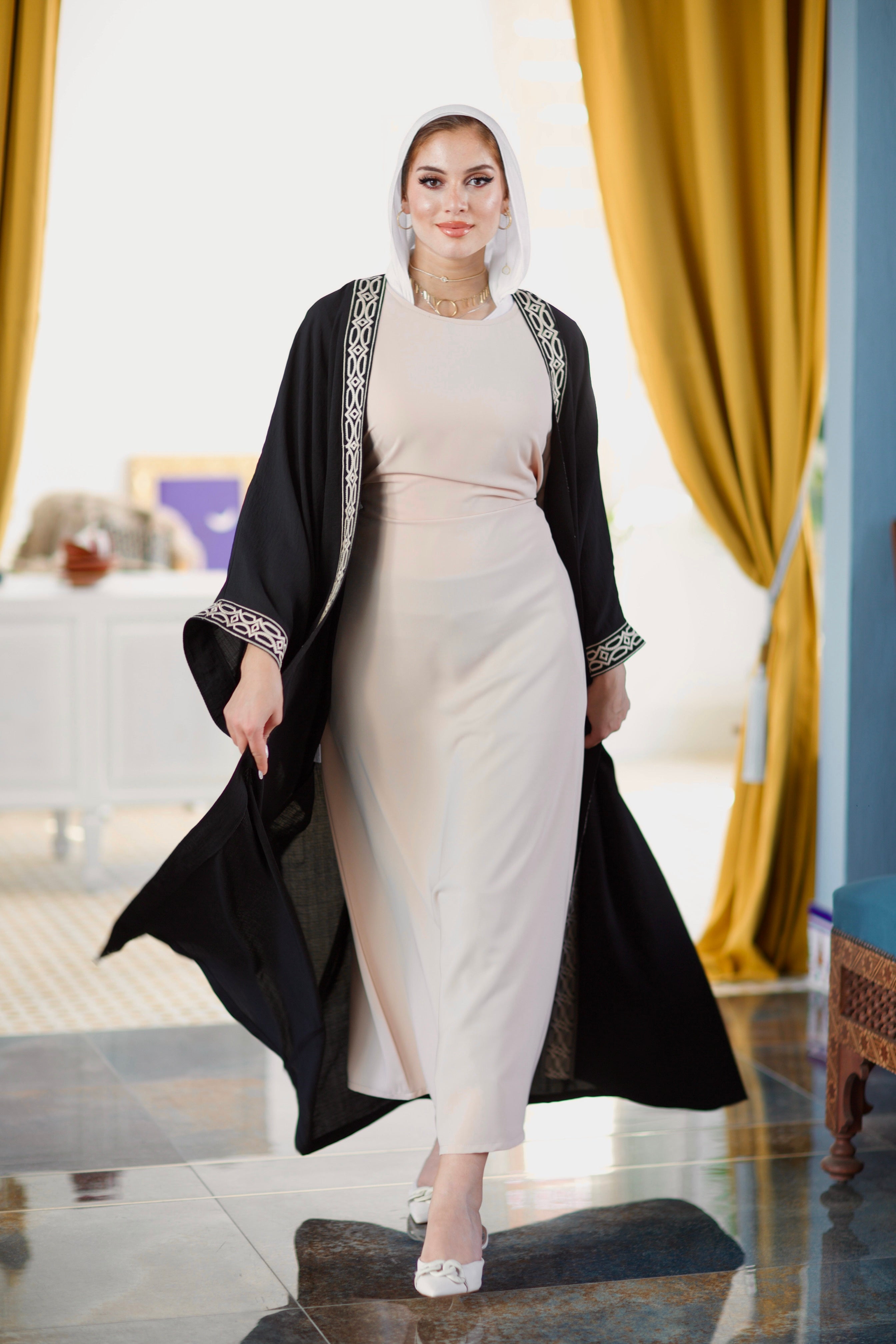 The Queen Of All Kaftan Black