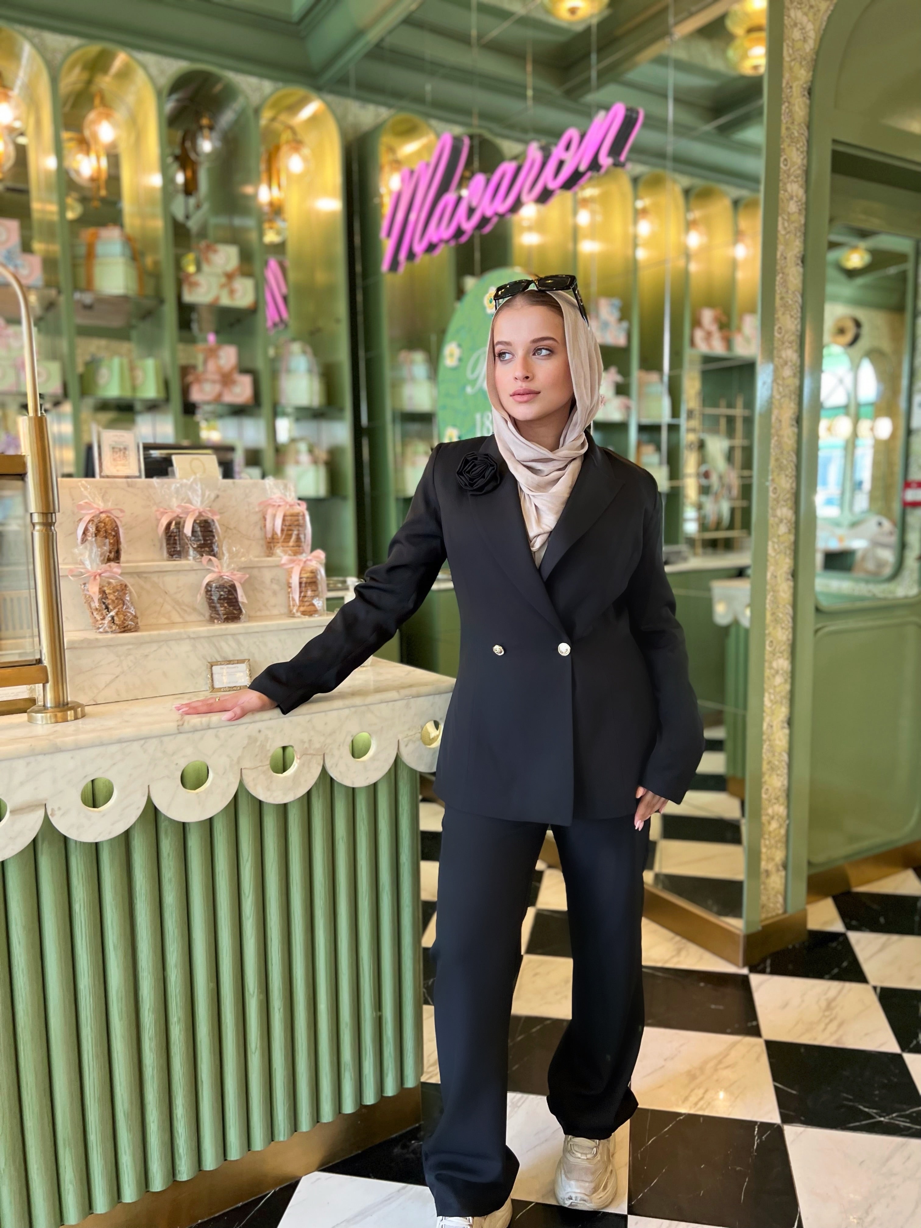 La Vie en Rose Suit Pants