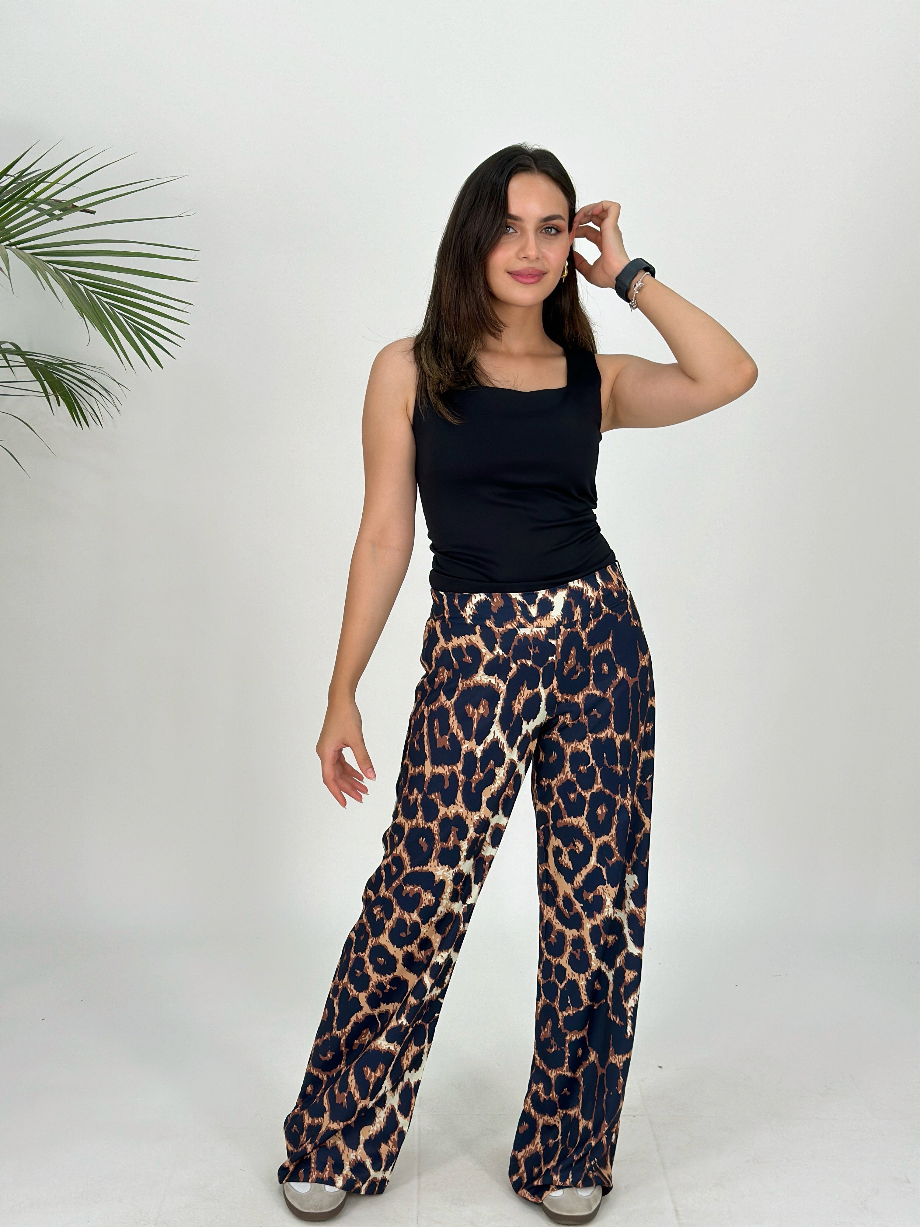 Sleeveless Basic Black