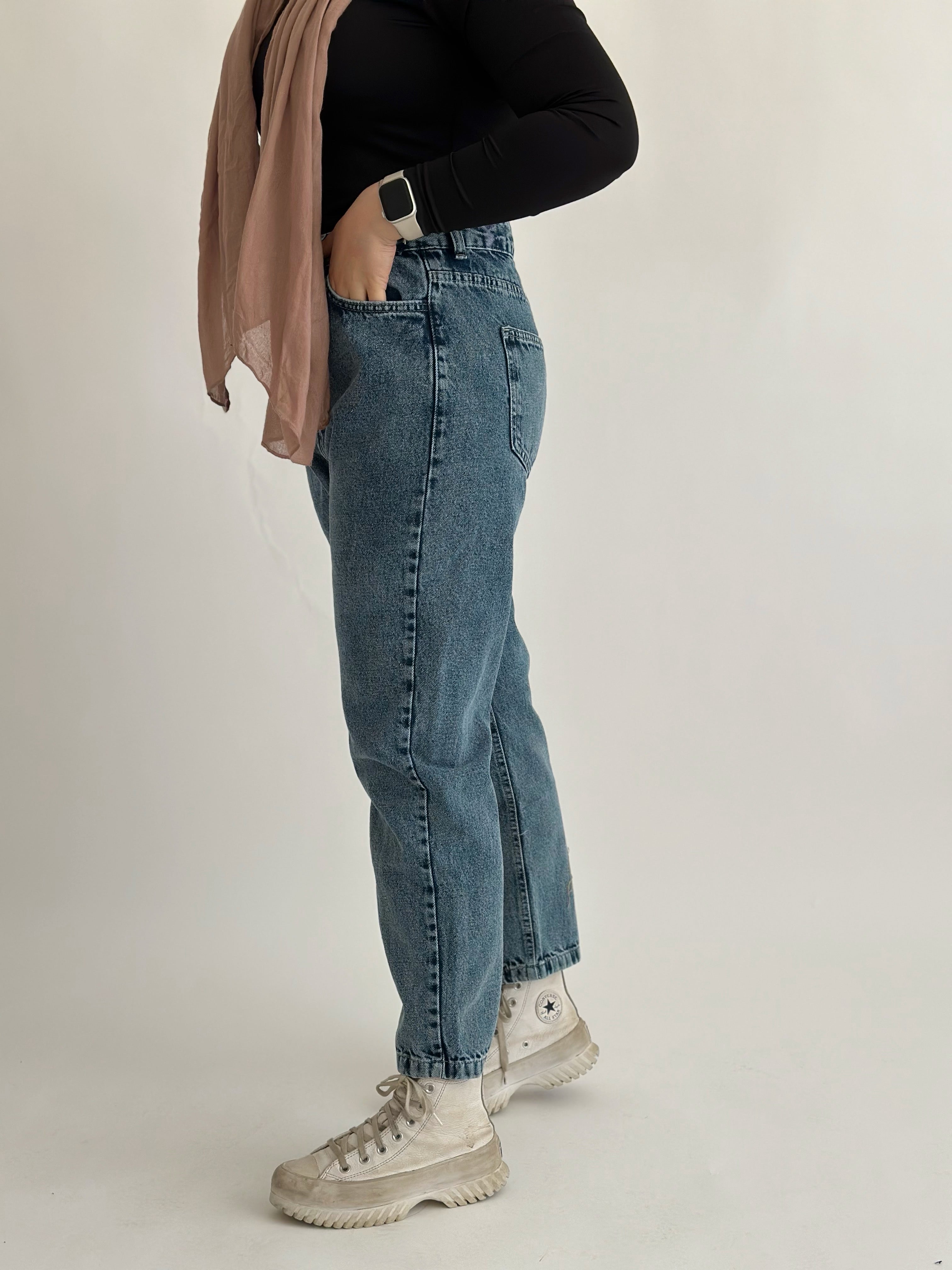 The Basic Mom Fit True Blue