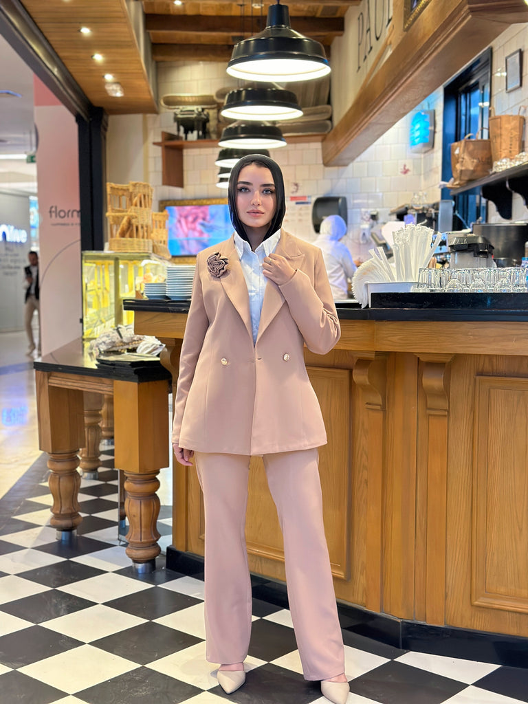 La Vie en Rose Suit Blazer Beige