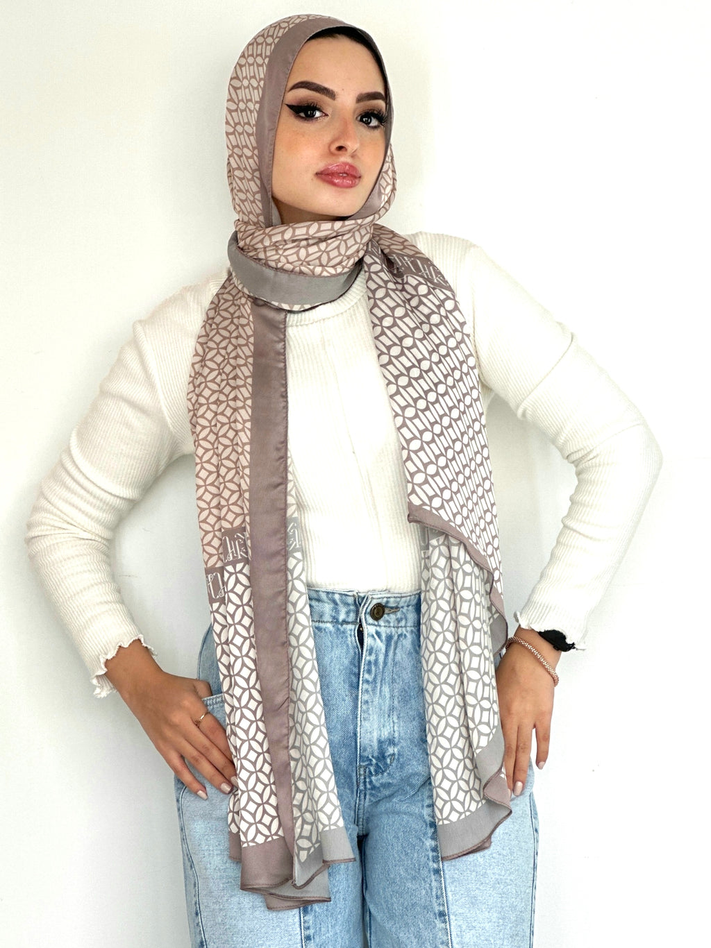 In & Out Silky Silver Beige