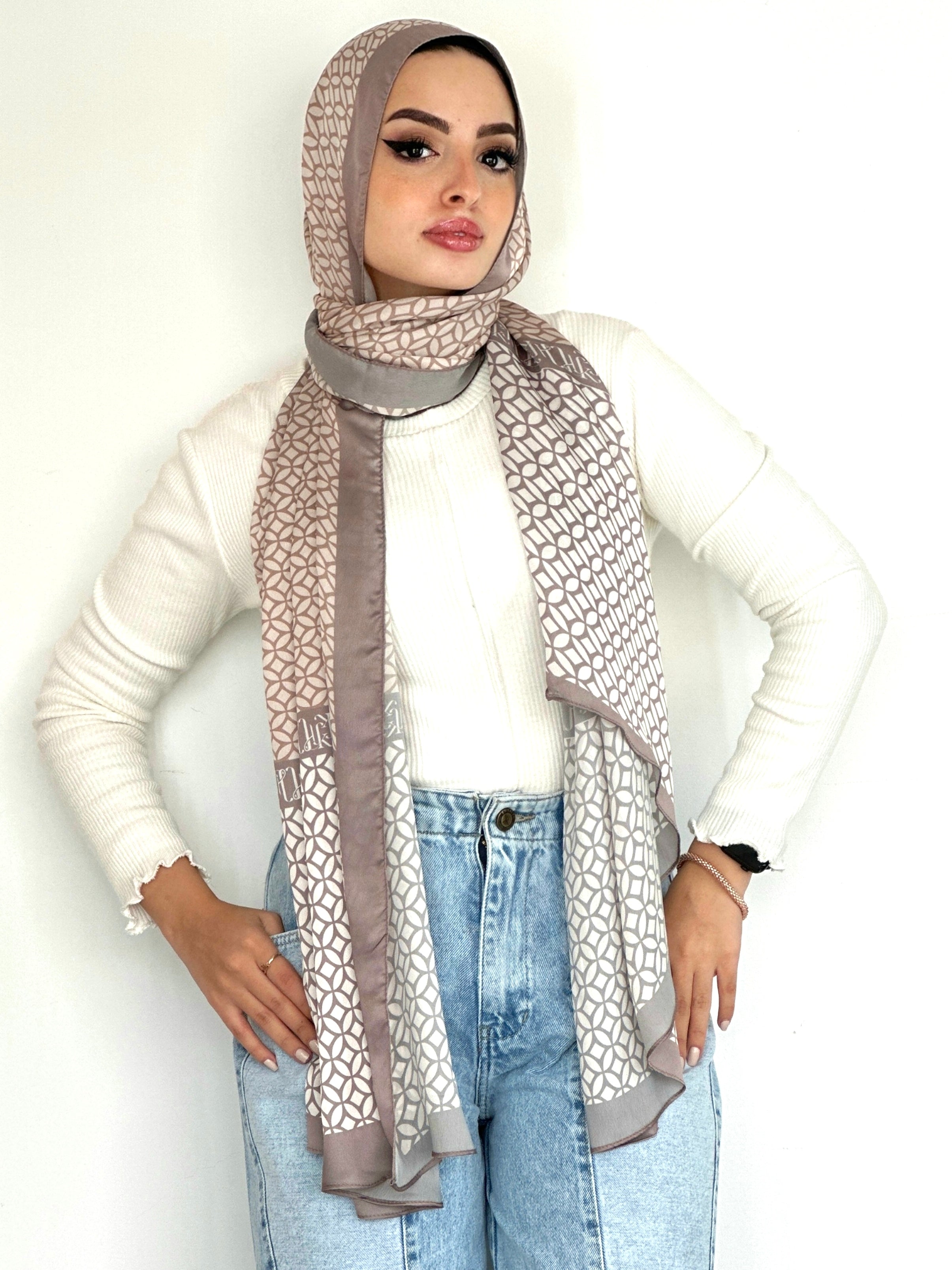 In & Out Silky Silver Beige