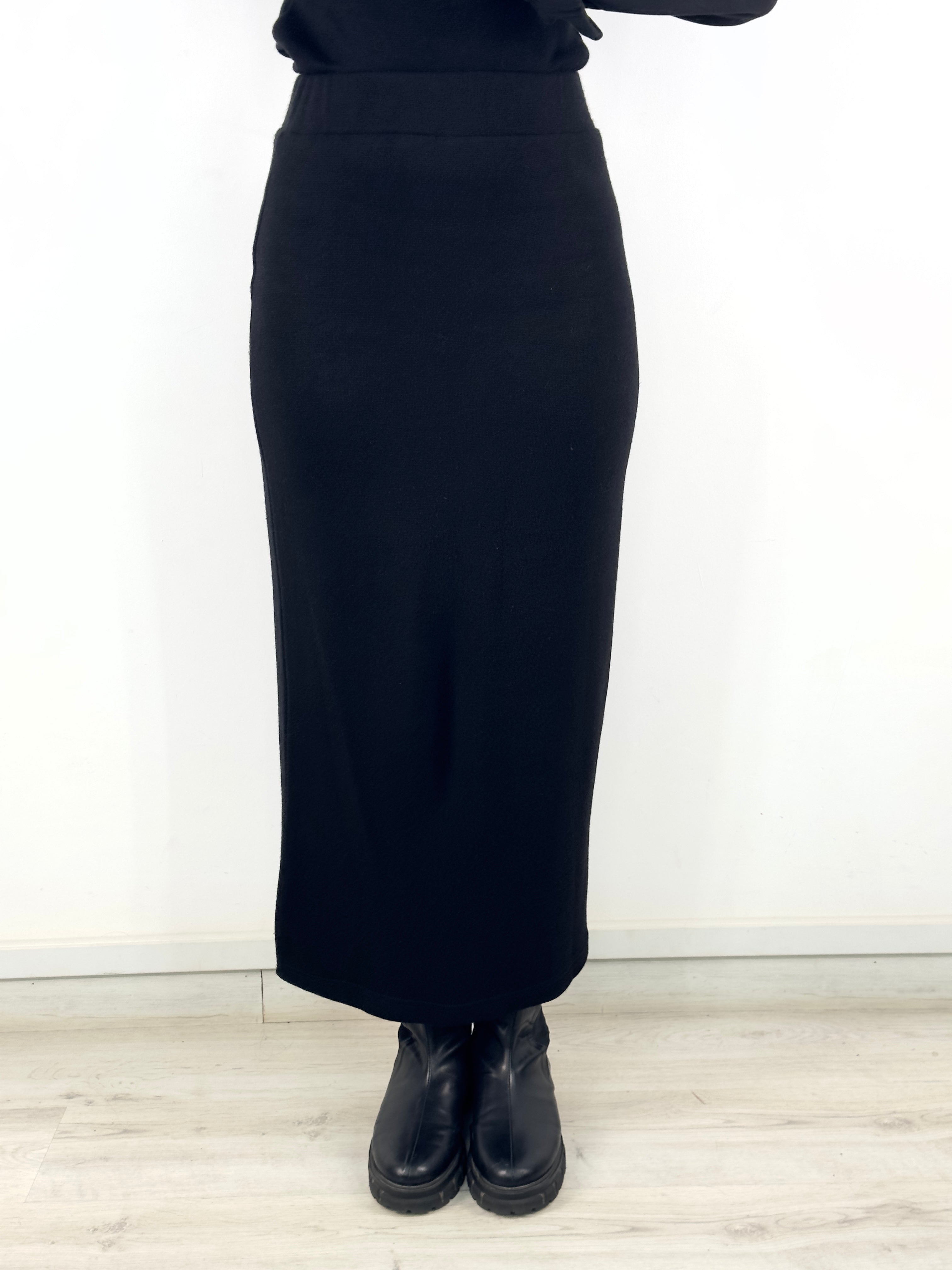Knit Slim Skirt Black