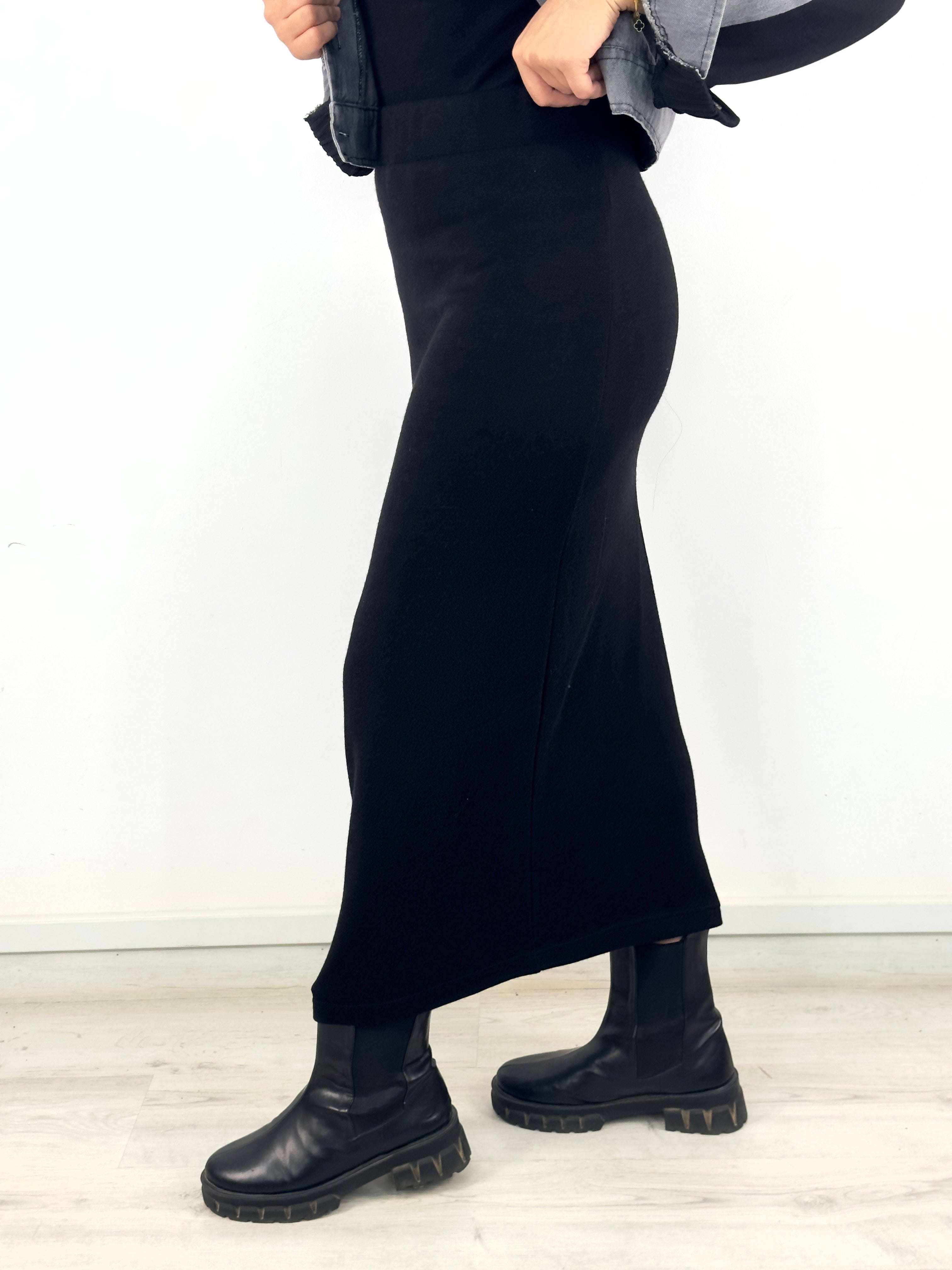 Knit Slim Skirt Black