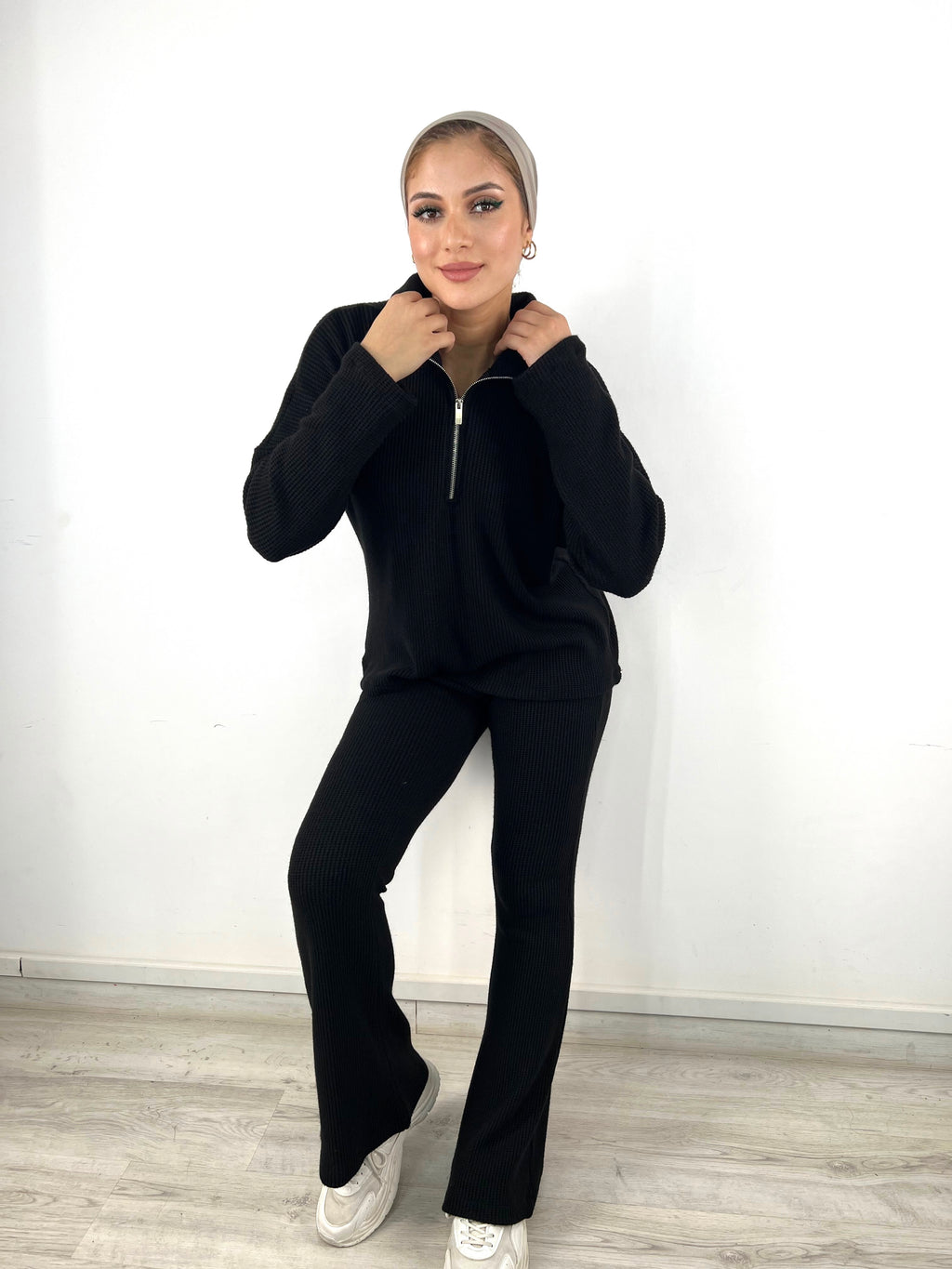 Warmy Heavy Knit Flare Pants Black