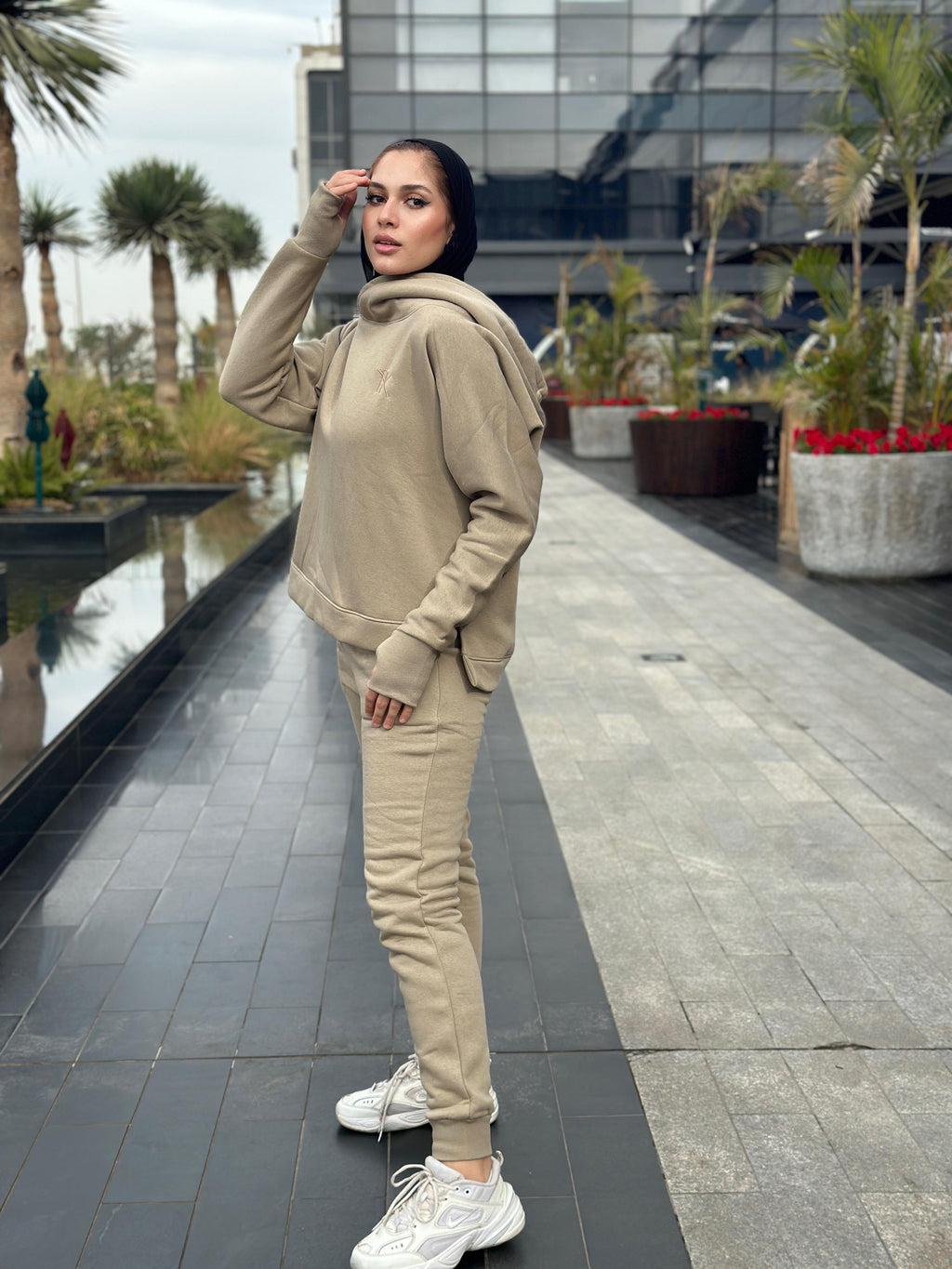Go Girl Sweatshirt AW24 Chai Latte