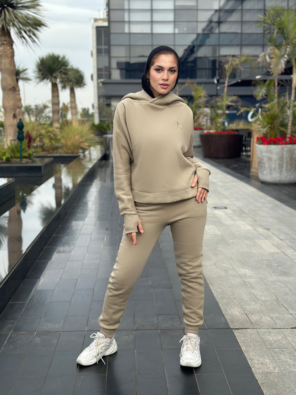 Go Girl Sweatshirt AW24 Chai Latte
