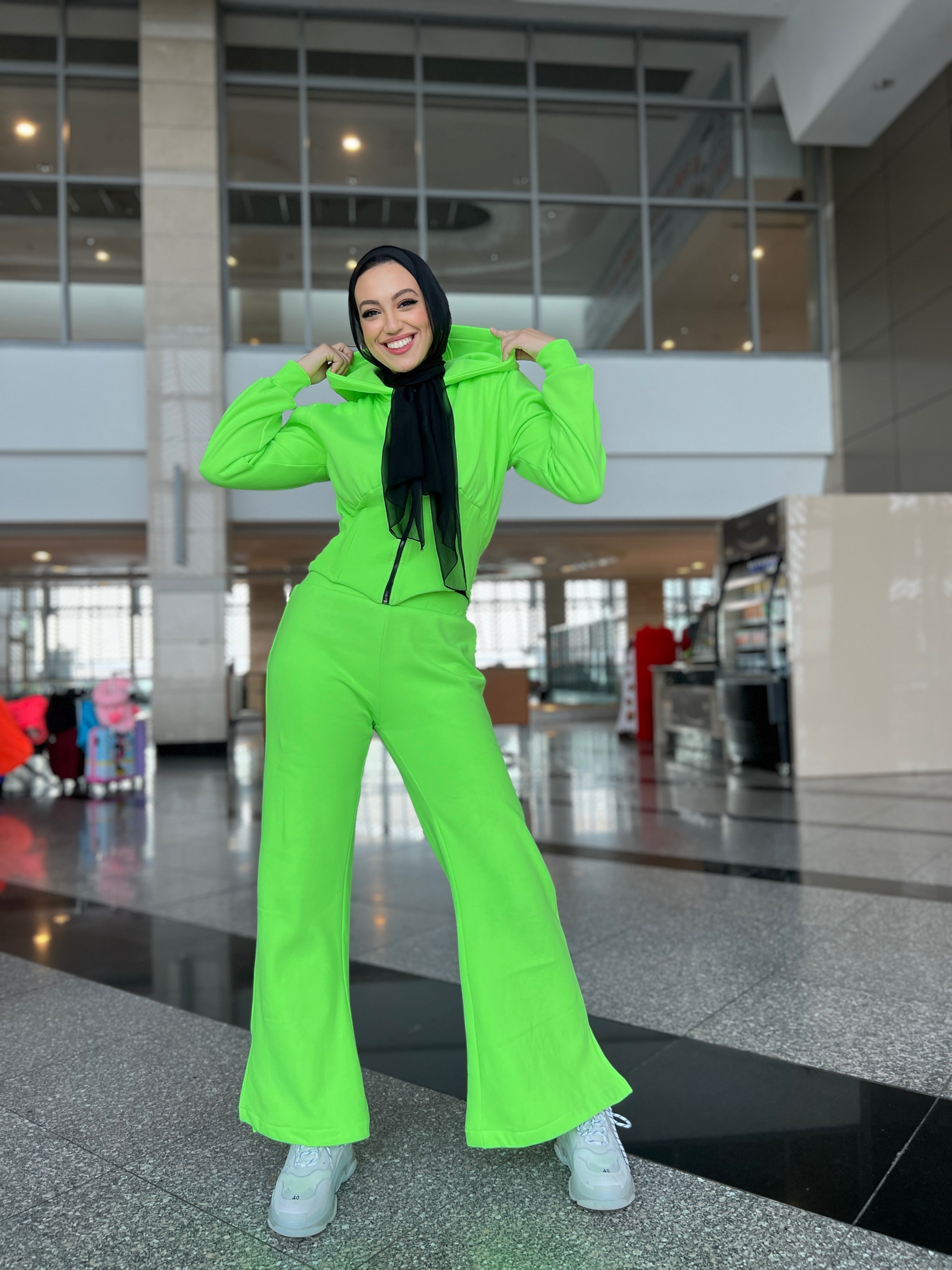 Curvey Split Pants Electric Green